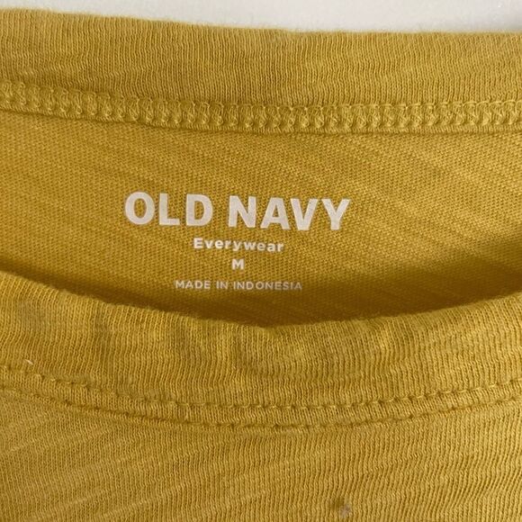 Old Navy Everywhere “Everyone Loves the sunshine” slub tee ☀️ - Picture 4 of 5